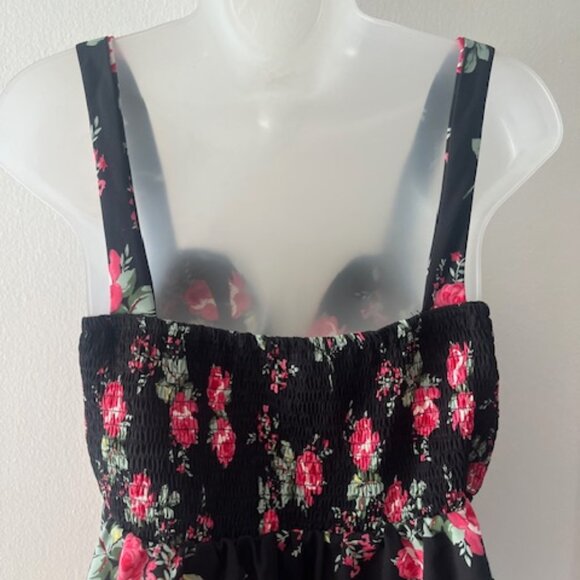 Beautiful Floral Top - Picture 7 of 8